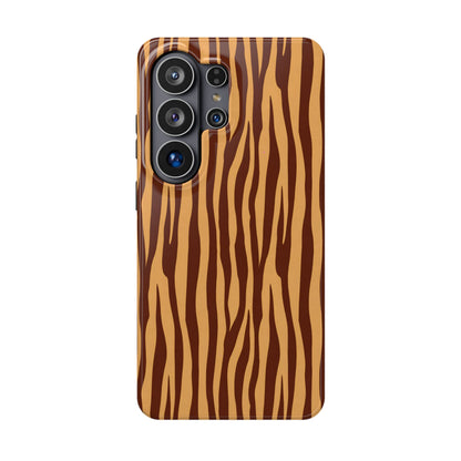 Safari Chic: Warm Caramel Tiger Print MagSafe Case
